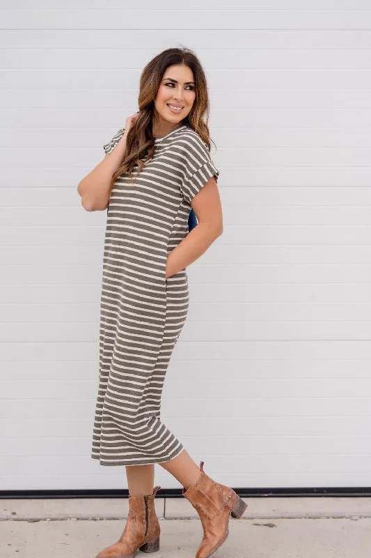 Women's Cold-Shoulder DressesTextured Stripes Short Sleeve Midi Dress