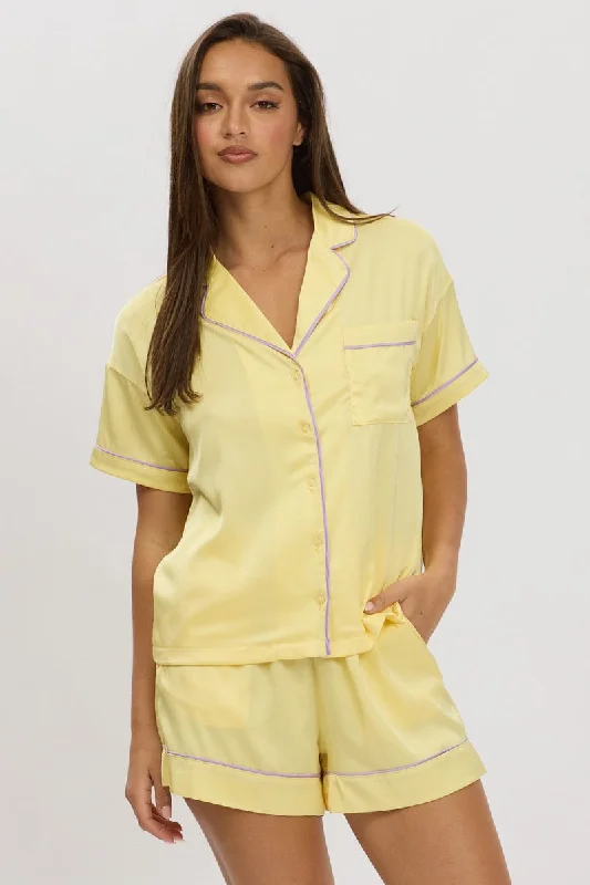 women's pajamas for a night of deep sleepYellow Satin Pyjamas Set Short Sleeve